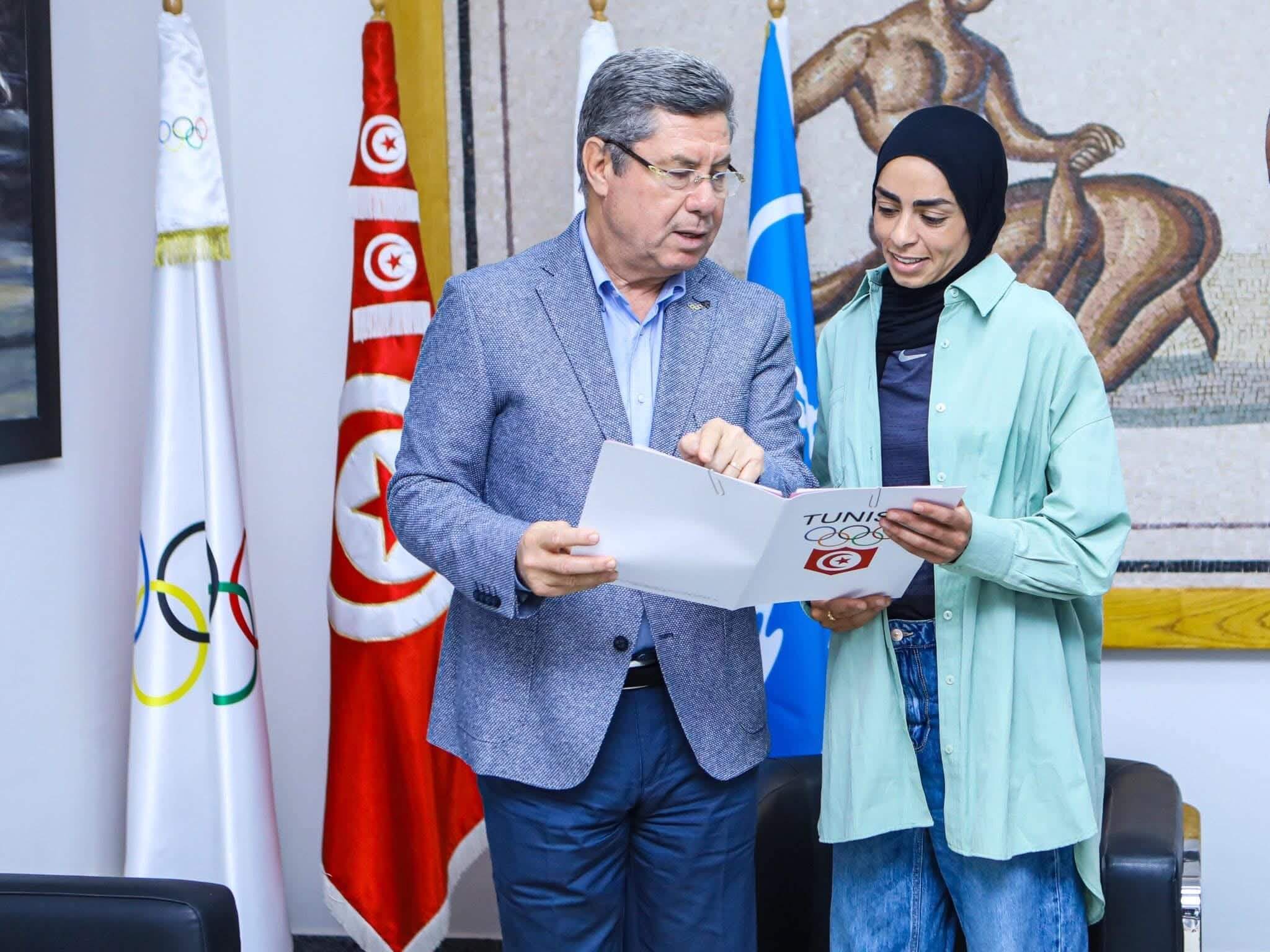 Le CNOT honore la championne Marwa Bouzayani et so